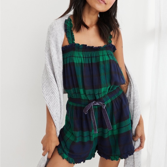 aerie Pants - popular Aerie green flannel plaid romper 💚🖤